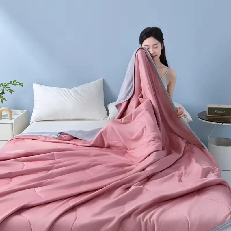 New Ice Silk Summer Blanket for Bed Soft Silky Cooling Feeling Quilt Summer Lightweight Cooled Air Condition